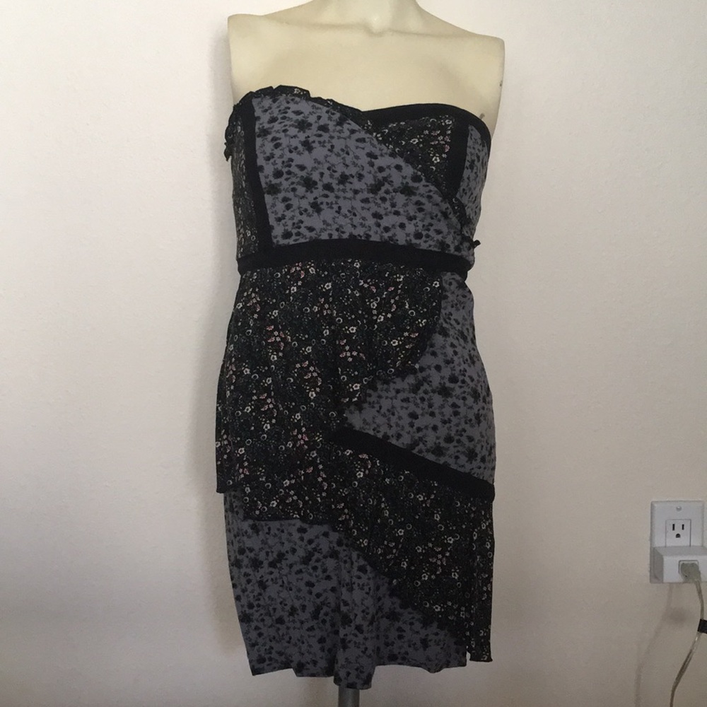 GIFTED kimchi Blue Floral Ruffle Strapless Dress - Picture 5 of 6